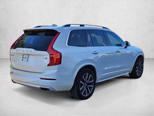 2018 Volvo XC90 T6 Momentum