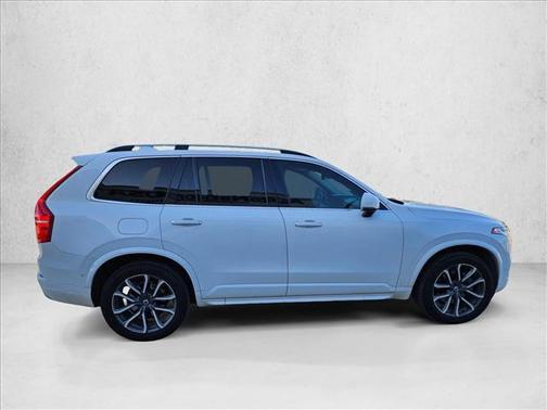 2018 Volvo XC90 T6 Momentum
