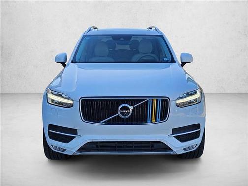 2018 Volvo XC90 T6 Momentum