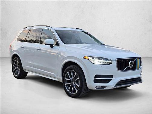 2018 Volvo XC90 T6 Momentum