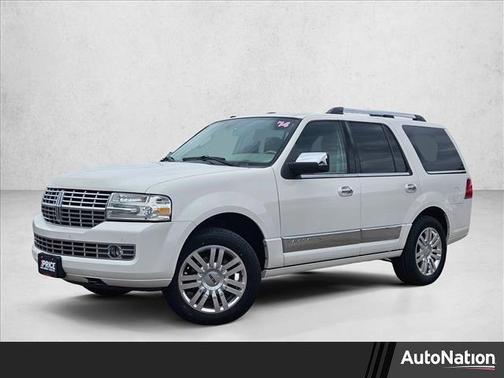 White Platinum Metallic Tri-Coat 2014 Lincoln Navigator Base