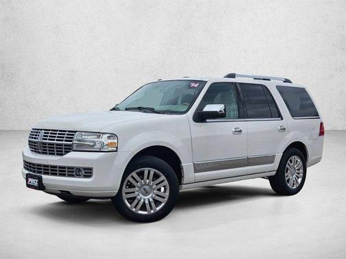 White Platinum Metallic Tri-Coat 2014 Lincoln Navigator Base
