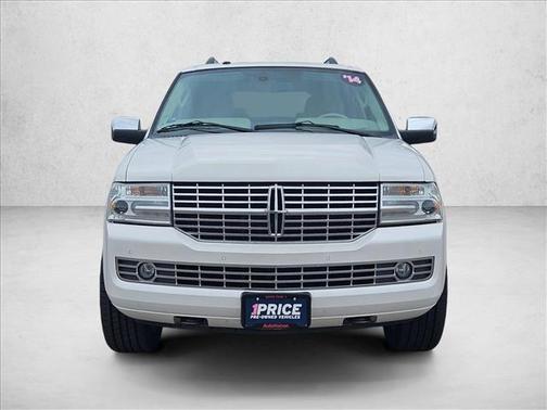 White Platinum Metallic Tri-Coat 2014 Lincoln Navigator Base