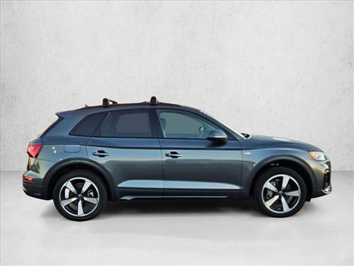 2022 Audi Q5 45 S line Premium Plus