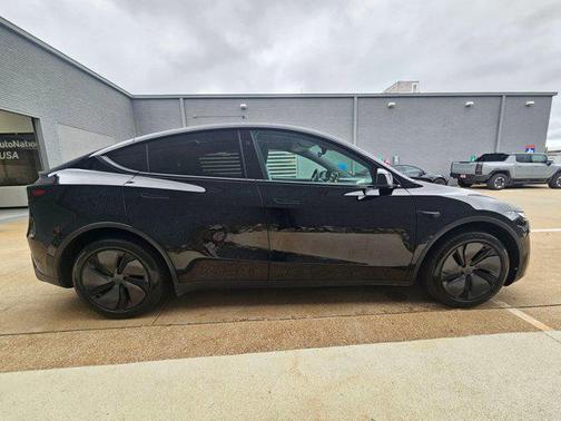 2026 Tesla Model Y Long Range Dual Motor All-Wheel Drive