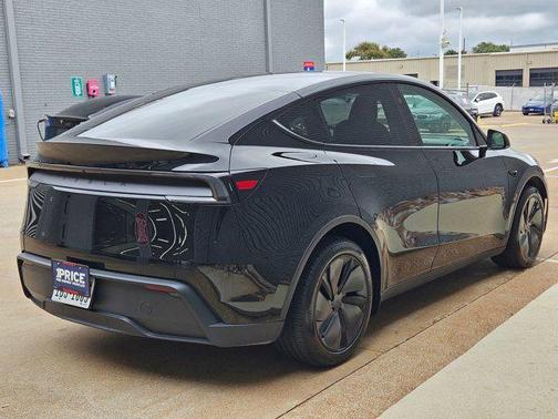 2026 Tesla Model Y Long Range Dual Motor All-Wheel Drive