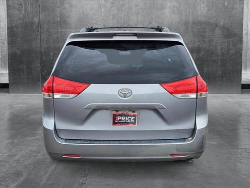 2012 Toyota Sienna XLE