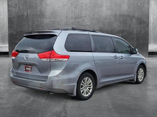 2012 Toyota Sienna XLE