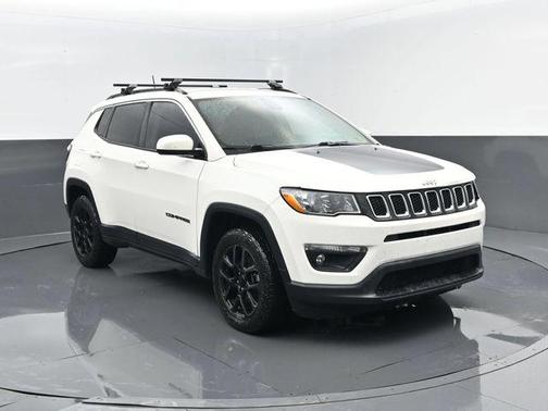 White Clearcoat 2017 Jeep Compass Latitude