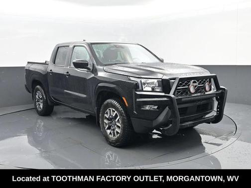 Black 2022 Nissan Frontier SV