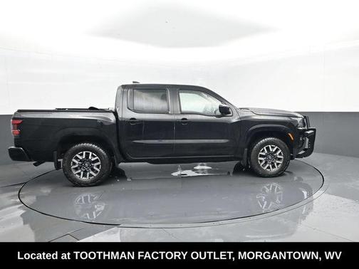 Black 2022 Nissan Frontier SV