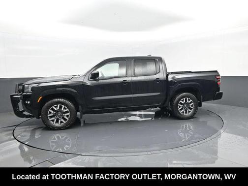Black 2022 Nissan Frontier SV