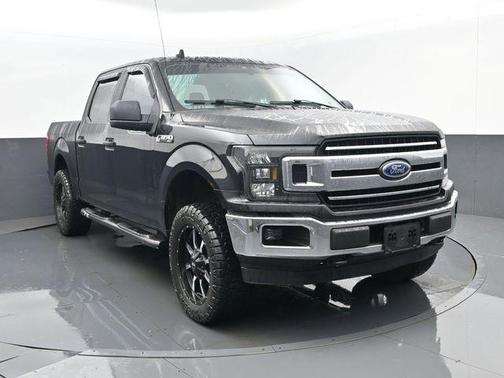 Black 2019 Ford F-150 XLT