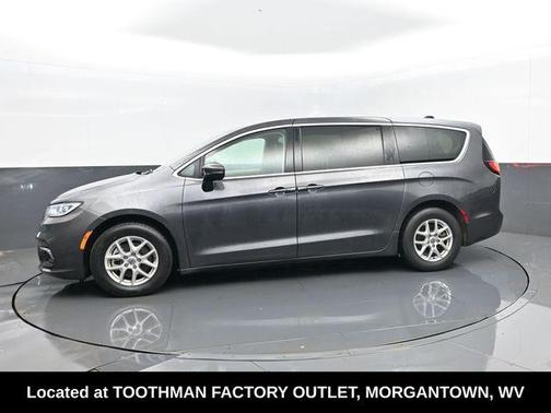 2023 Chrysler Pacifica Touring-L