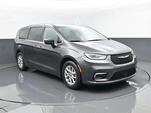 2023 Chrysler Pacifica Touring-L