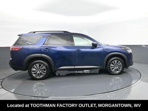Deep Ocean Blue 2025 Nissan Pathfinder SV