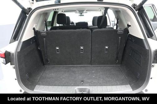 Glacier White 2025 Nissan Pathfinder SV