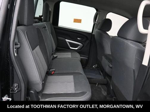 2024 Nissan Titan SV