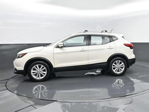 White 2018 Nissan Rogue Sport SV