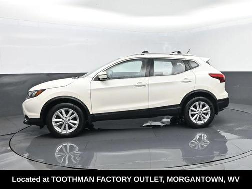 White 2018 Nissan Rogue Sport SV