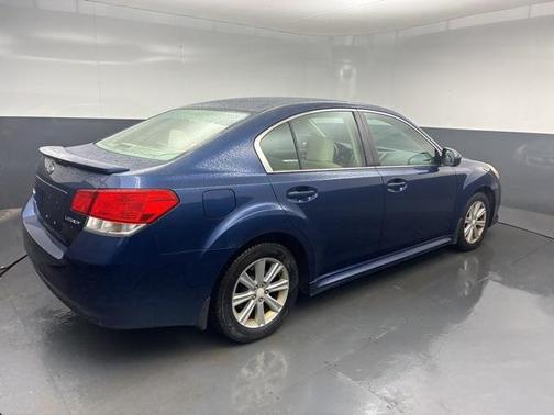 2010 Subaru Legacy 2.5i