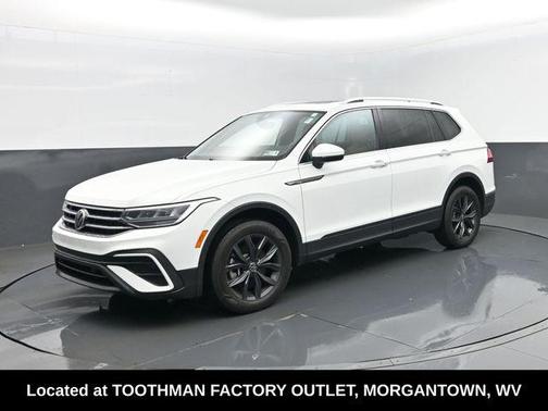 Pure White 2022 Volkswagen Tiguan 2.0T SE