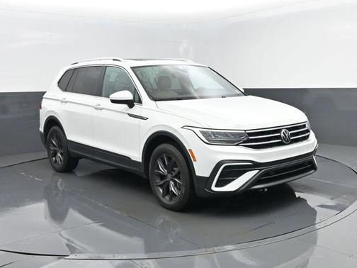 Pure White 2022 Volkswagen Tiguan 2.0T SE