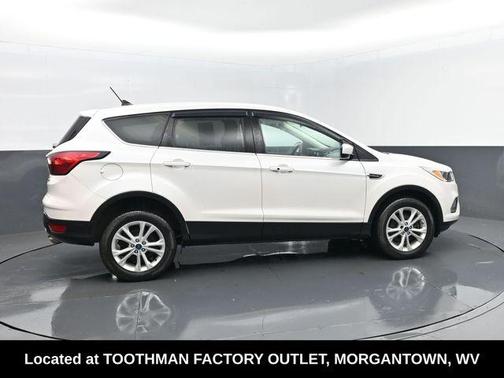White Platinum Clearcoat Metallic 2019 Ford Escape SE