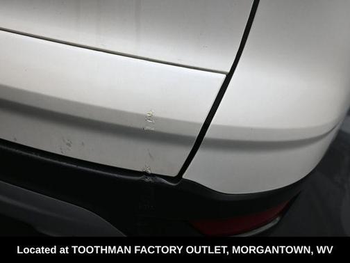 White Platinum Clearcoat Metallic 2019 Ford Escape SE