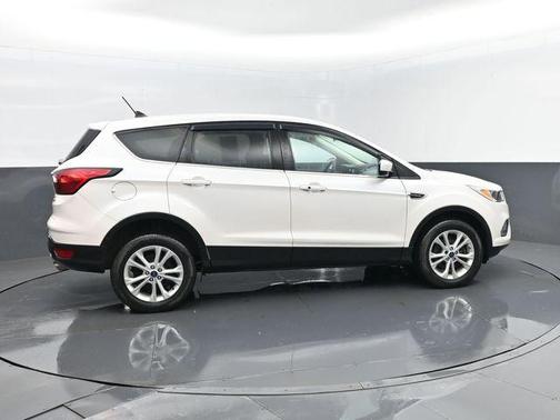 White Platinum Clearcoat Metallic 2019 Ford Escape SE