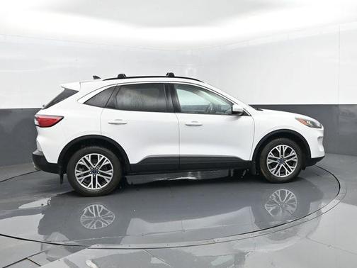 White 2022 Ford Escape SEL