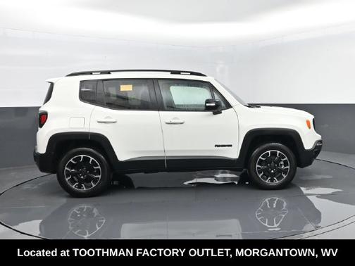 Alpine White Clearcoat 2023 Jeep Renegade Latitude