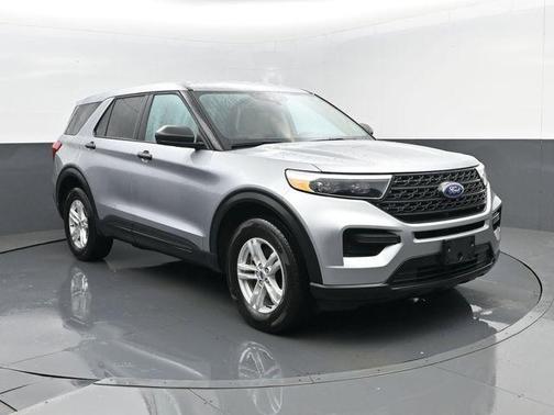 Silver Metallic 2024 Ford Explorer Base