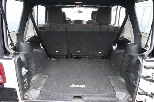 Bright White Clearcoat 2017 Jeep Wrangler Unlimited Sport