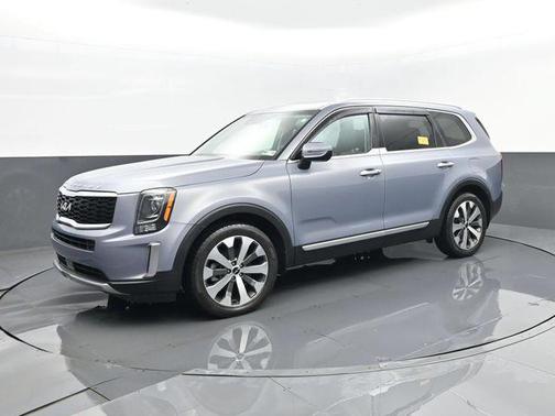 Everlasting Silver 2022 Kia Telluride S