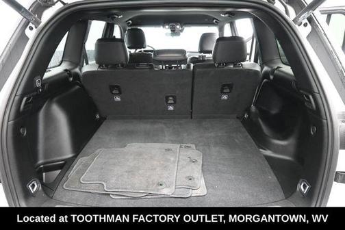 Bright White Clearcoat 2025 Jeep Grand Cherokee Laredo