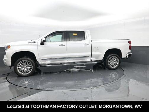 Iridescent Pearl Tricoat 2025 Chevrolet Silverado 1500 High Country