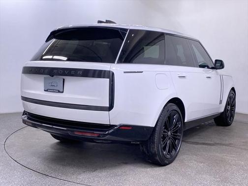 2025 Land Rover Range Rover P400 SE
