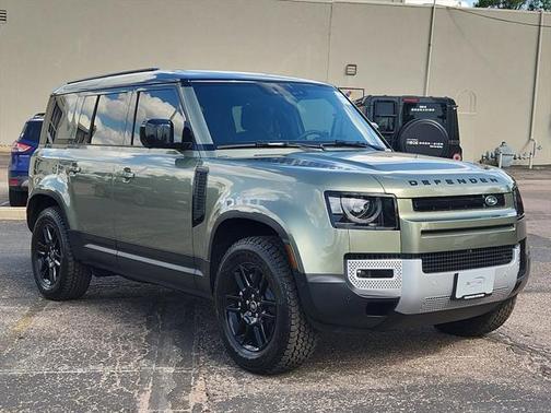 2025 Land Rover Defender 110 P400 S