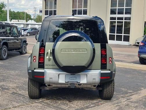 2025 Land Rover Defender 110 P400 S