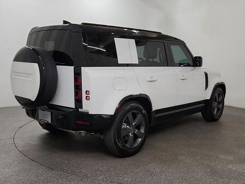 2025 Land Rover Defender 110 P400 X-Dynamic SE