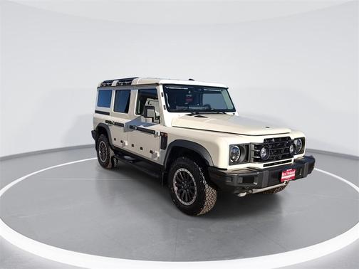 2026 Land Rover Range Rover Velar P250 SE R-Dynamic