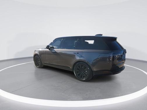 Charente 2026 Land Rover Range Rover P400 SE 7 Seat