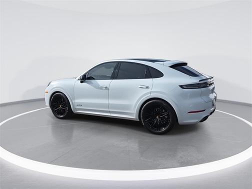 2025 Porsche Cayenne GTS