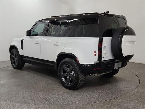 2025 Land Rover Defender 110 P400 X-Dynamic SE