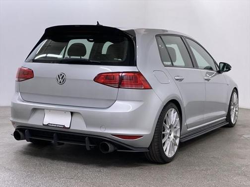 2016 Volkswagen Golf GTI 2.0T SE 4-Door