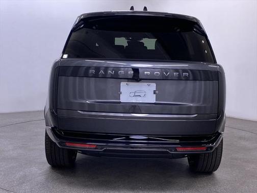 2025 Land Rover Range Rover P400 SE