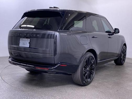 2025 Land Rover Range Rover P400 SE