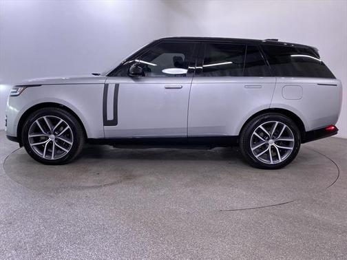 2025 Land Rover Range Rover P550e SE
