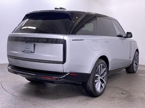 2025 Land Rover Range Rover P550e SE
